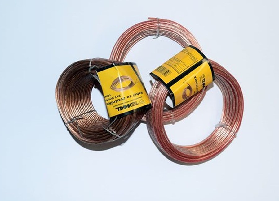 Kabel za zvučnike u roli